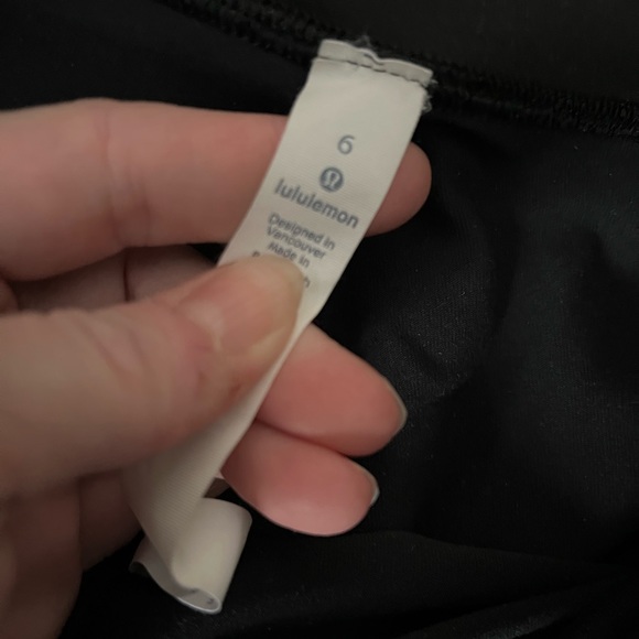 Lululemon Wunder Under - Picture 2 of 2